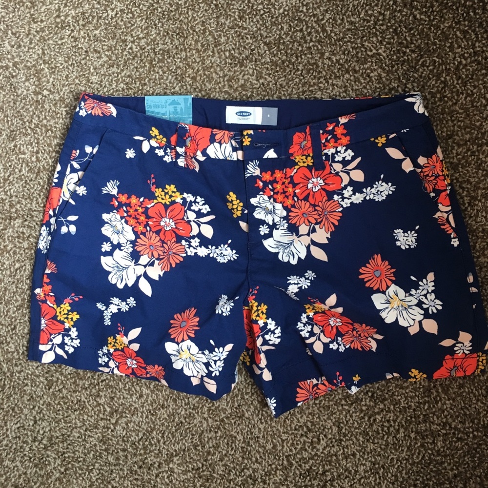 NWT Navy floral Old Navy shorts